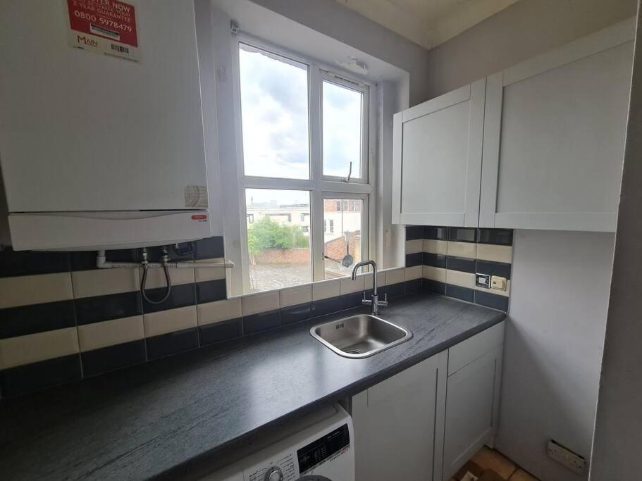 Cute One Bedroom Apartment Londres Extérieur photo